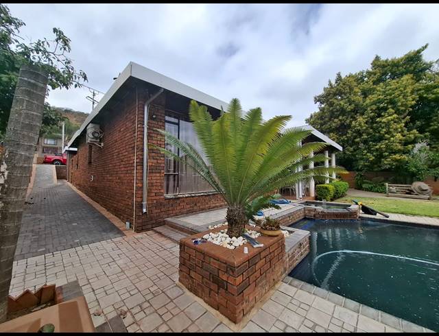 4 BEDROOM HOUSE FOR SALE IN SINOVILLE
